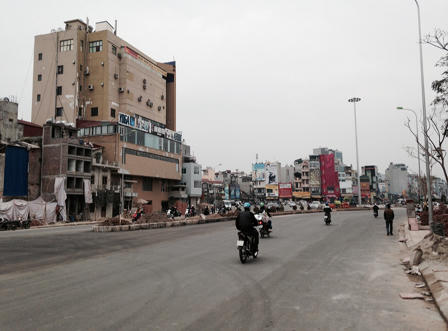 Sửa đúng Quốc hiệu trên tuyến đường đắt nhất Hà Nội 